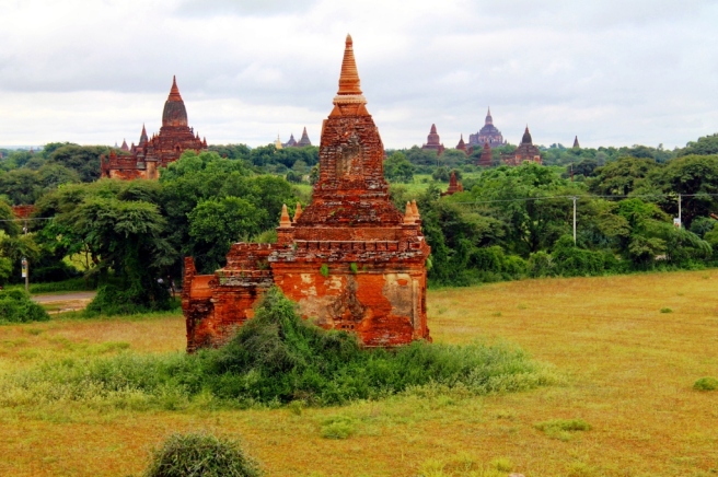The structures are scattered across the plains of Bagan
